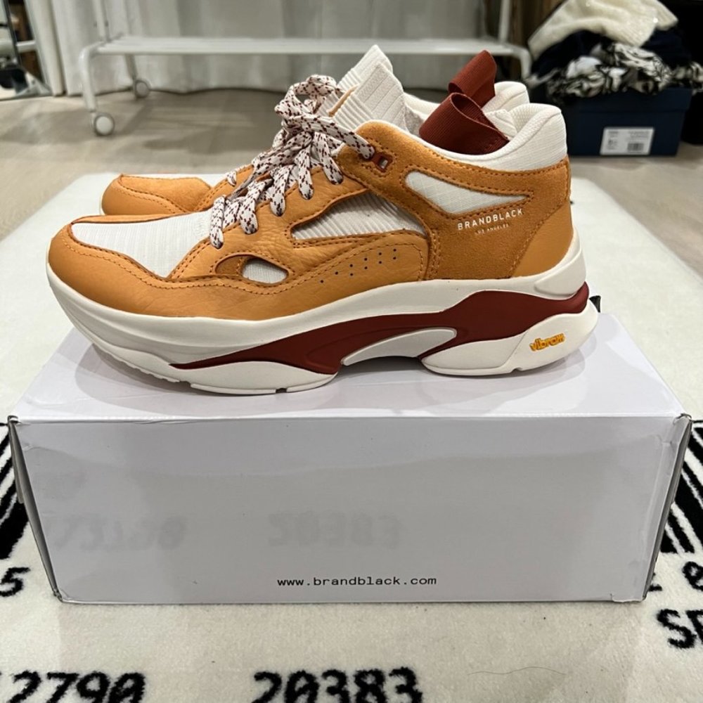 Brandblack Los Angeles Saga Natural Color Vibram Sole Sneakers